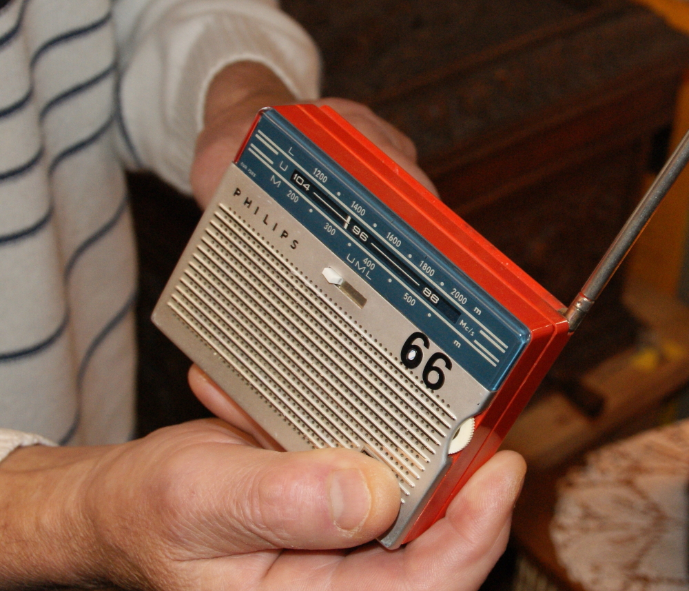 8-Transistor UKW-Taschenradio Philips Nanette